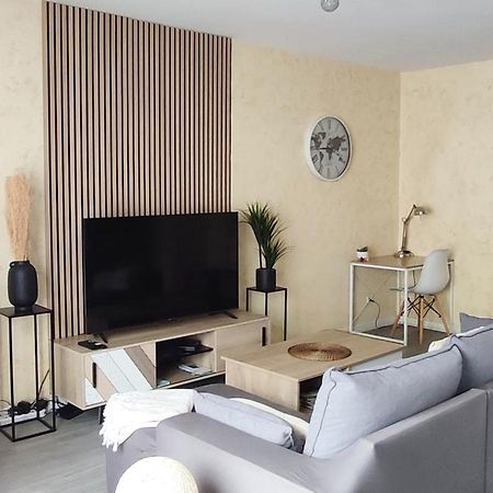 Cosy Appart - Balcon, Parking, Spacieux T2 - Proche Eurexpo Stade Saint-Priest  Luaran gambar