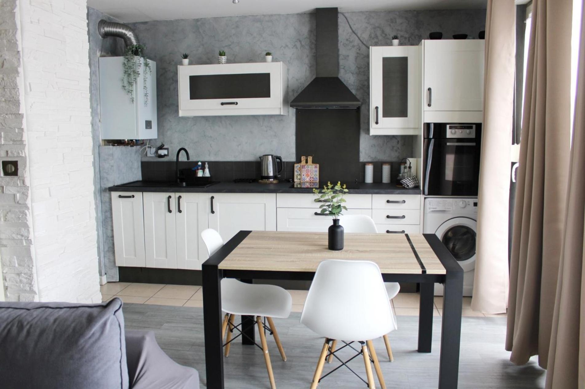 Cosy Appart - Balcon, Parking, Spacieux T2 - Proche Eurexpo Stade Saint-Priest  Luaran gambar